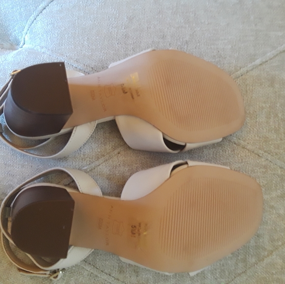 Ann Taylor Carolyn knot Leather Sandals - Picture 4 of 5